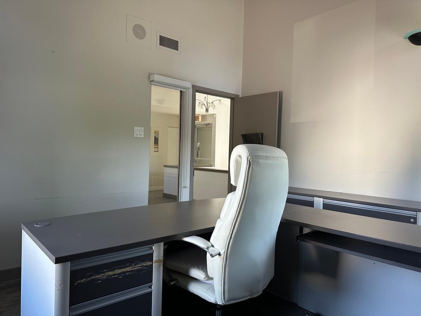 Bureau - 711 - 711B Rue Labelle, Saint-Jérôme, QC - Indoor Photo Showing Office