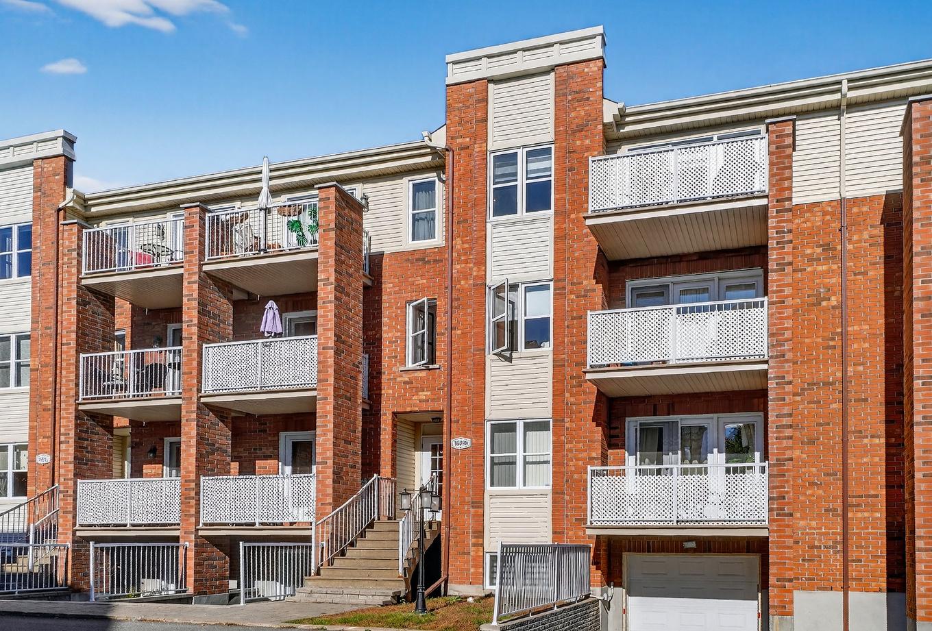 Frontage - 301-16239 Rue Forsyth, Montréal (Rivière-Des-Prairies/Pointe-Aux-Trembles), QC - Outdoor With Facade