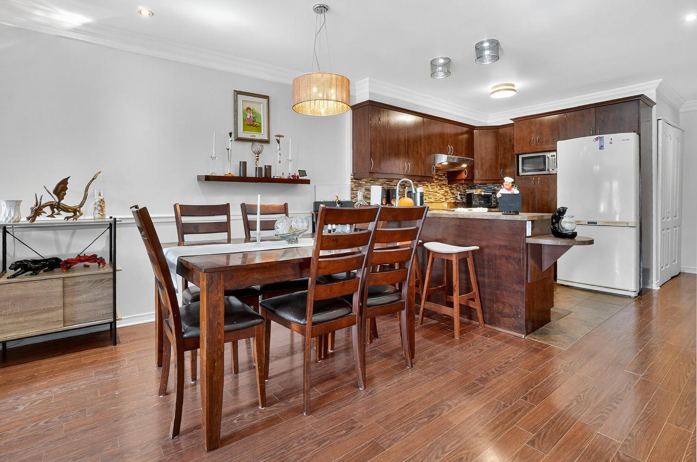 Dining room - 301-16239 Rue Forsyth, Montréal (Rivière-Des-Prairies/Pointe-Aux-Trembles), QC - Indoor Photo Showing Dining Room