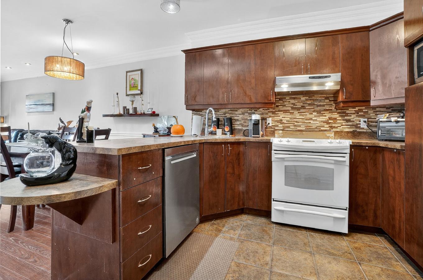 Kitchen - 301-16239 Rue Forsyth, Montréal (Rivière-Des-Prairies/Pointe-Aux-Trembles), QC - Indoor Photo Showing Kitchen