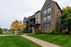 401-3885 Av. Colomb Brossard, QC J4Z 3W9