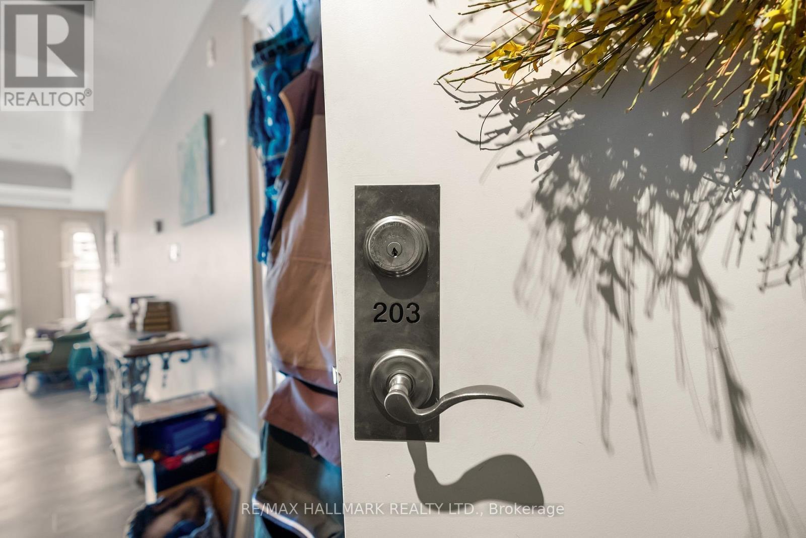 2151 Danforth Avenue, Toronto, ON - Indoor Photo Showing Other Room