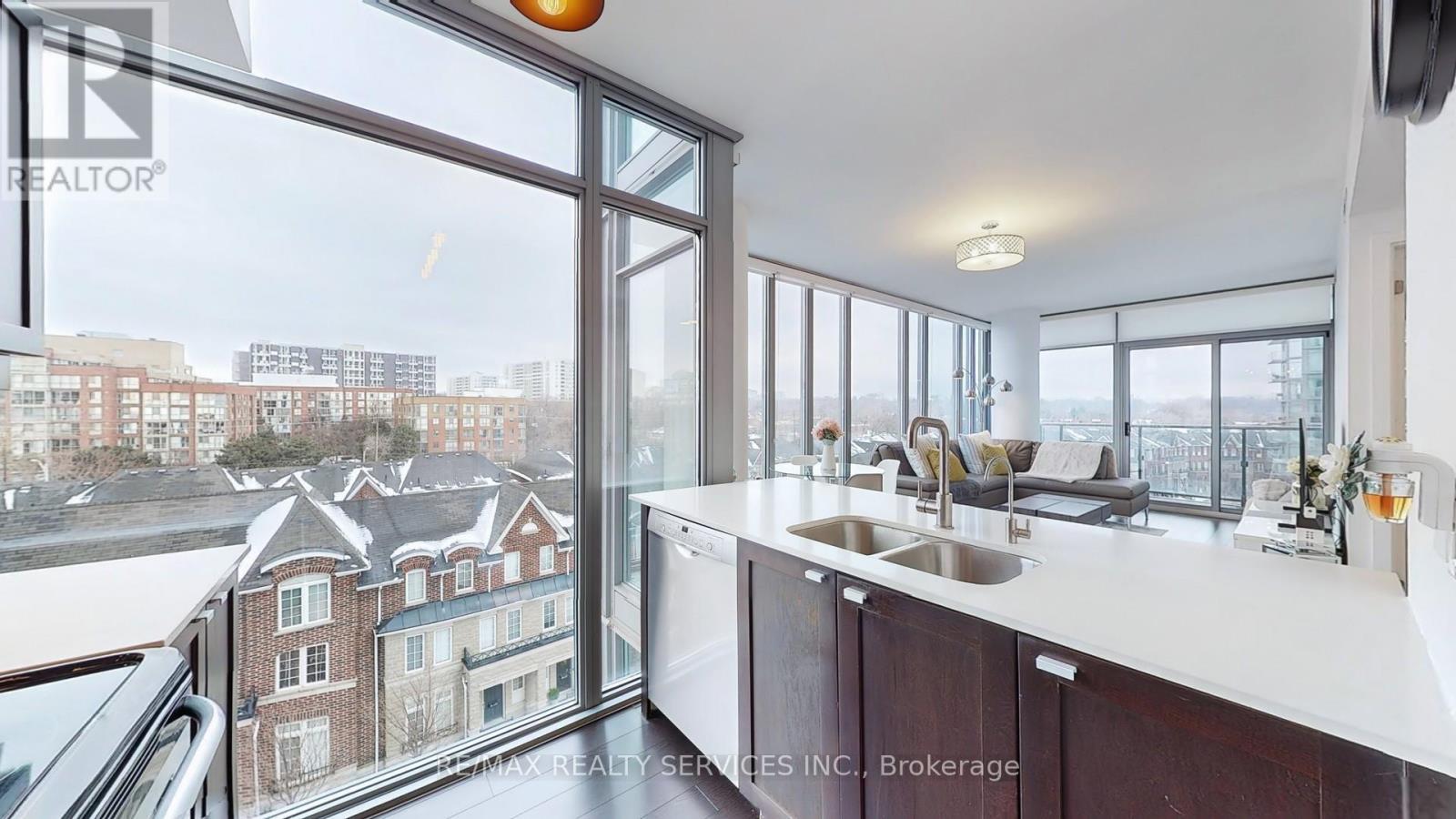 511 - 105 The Queensway Avenue, Toronto, ON - Indoor Photo Showing Kitchen With Double Sink