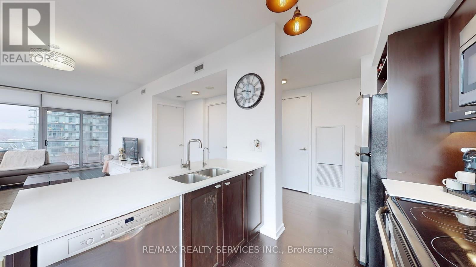 511 - 105 The Queensway Avenue, Toronto, ON - Indoor Photo Showing Kitchen With Double Sink
