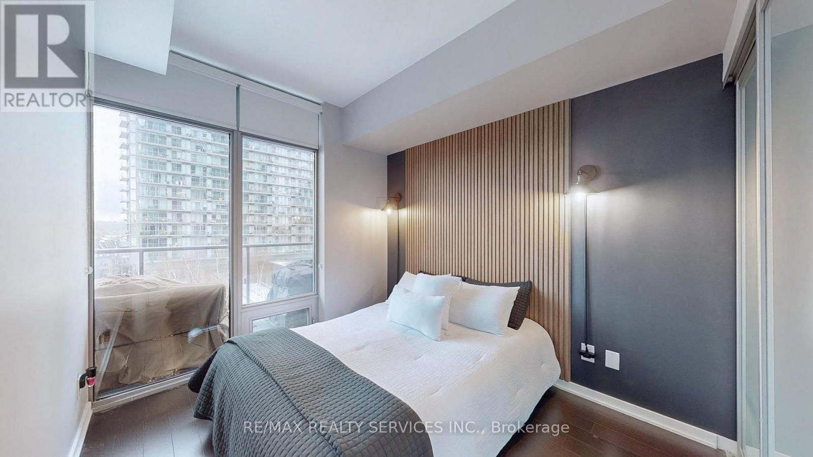 511 - 105 The Queensway Avenue, Toronto, ON - Indoor Photo Showing Bedroom