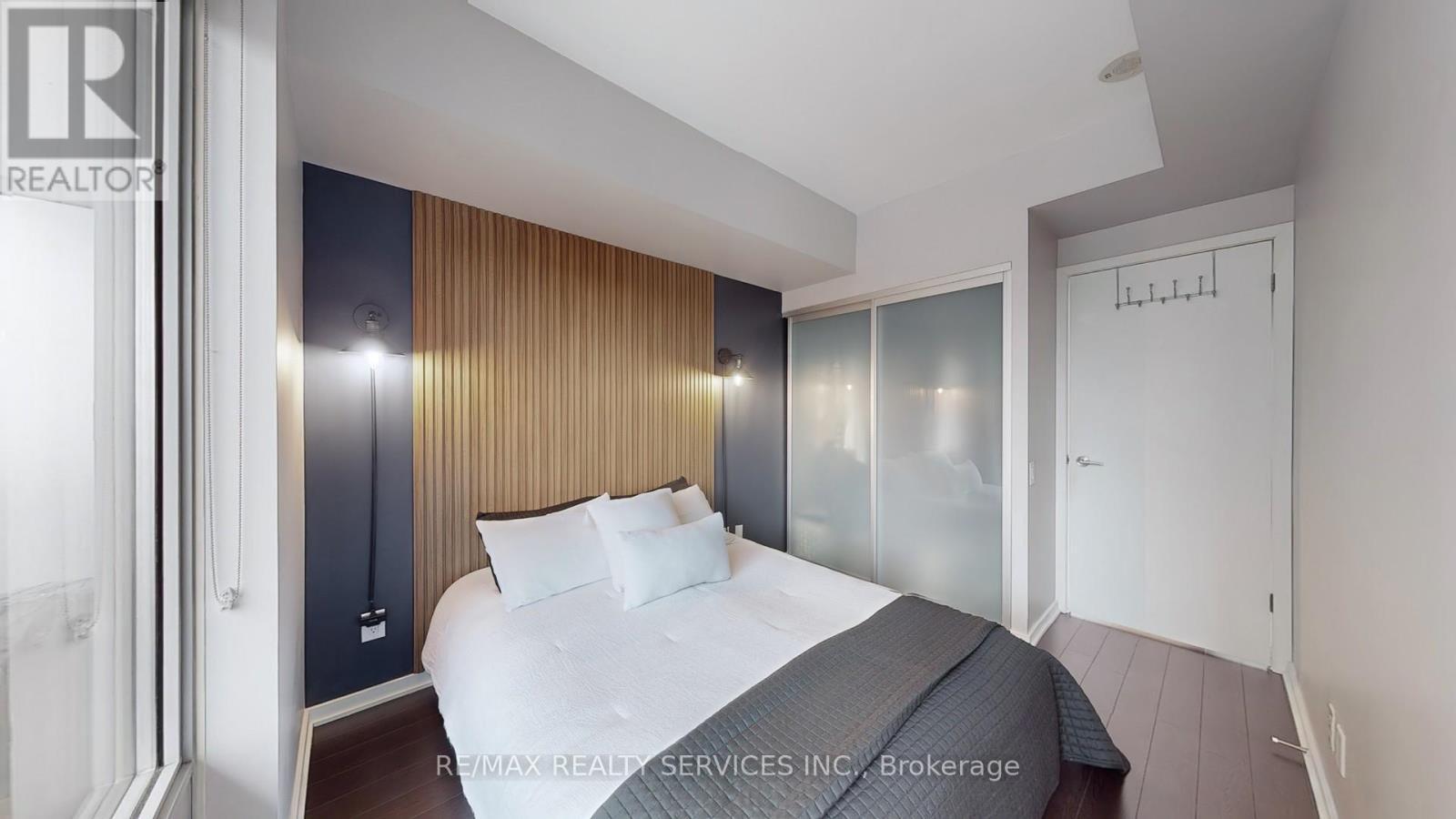 511 - 105 The Queensway Avenue, Toronto, ON - Indoor Photo Showing Bedroom