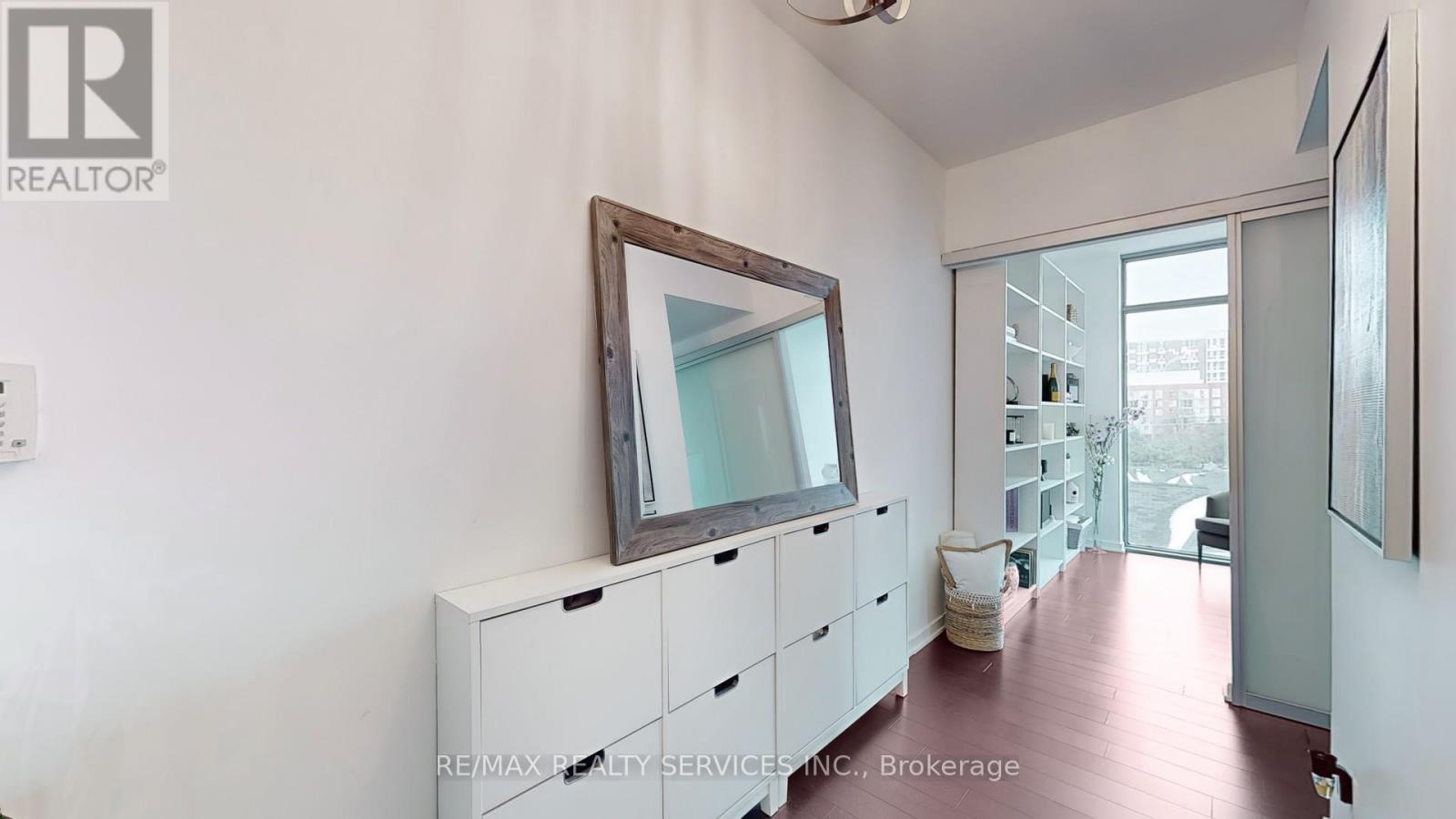 511 - 105 The Queensway Avenue, Toronto, ON - Indoor Photo Showing Other Room