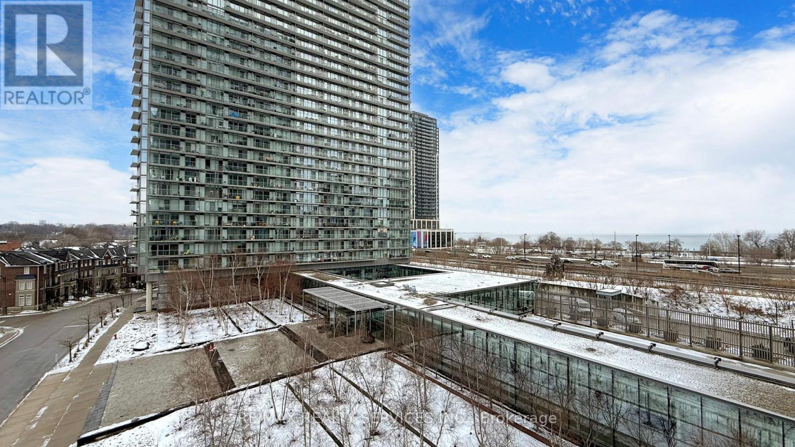 511 - 105 The Queensway Avenue, Toronto, ON - Outdoor