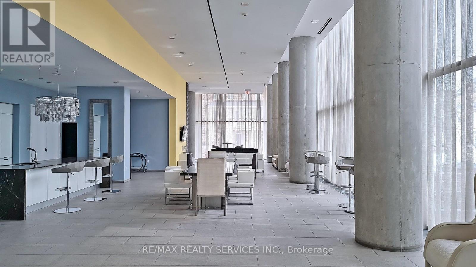 511 - 105 The Queensway Avenue, Toronto, ON - Indoor Photo Showing Other Room