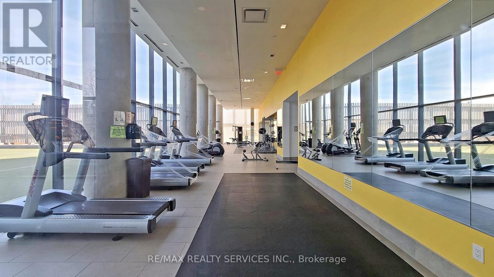 511 - 105 The Queensway Avenue, Toronto, ON - Indoor Photo Showing Gym Room