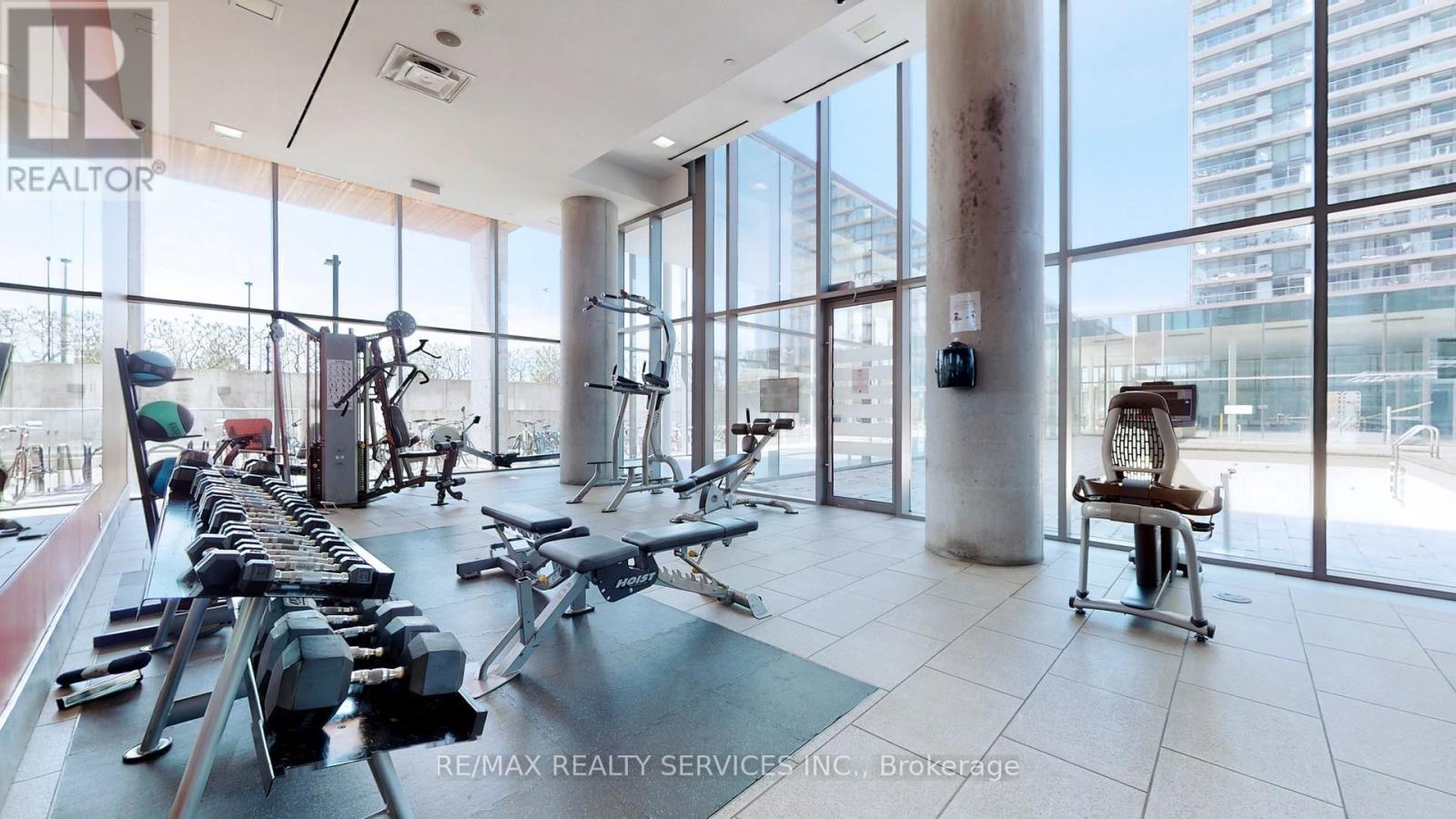 511 - 105 The Queensway Avenue, Toronto, ON - Indoor Photo Showing Gym Room