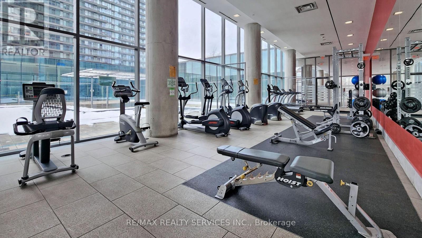 511 - 105 The Queensway Avenue, Toronto, ON - Indoor Photo Showing Gym Room