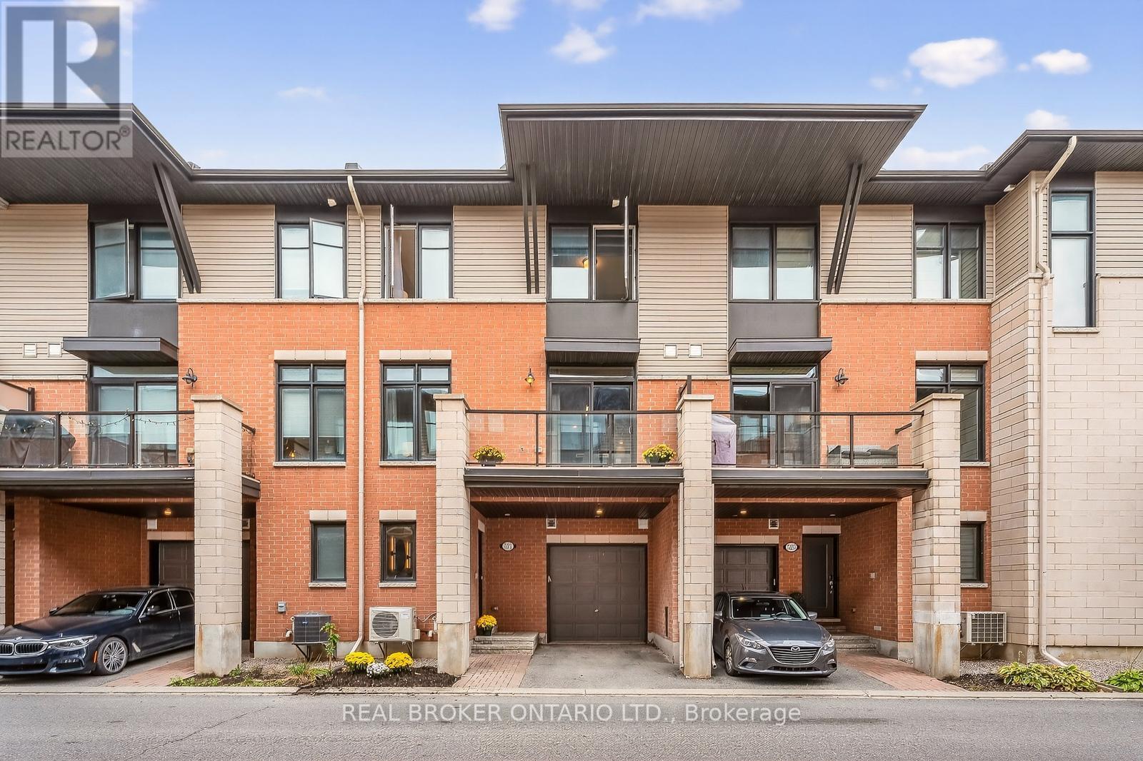 521 Chaperal Private, Ottawa, ON - Outdoor With Balcony With Facade
