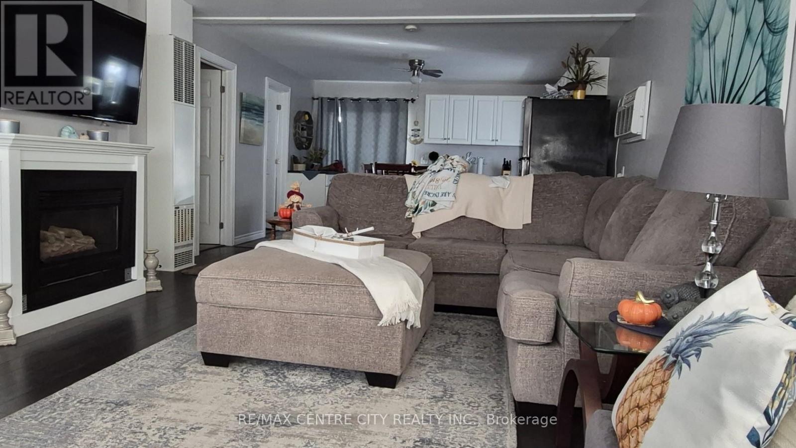 143 William Street, Central Elgin (Port Stanley), ON - Indoor Photo Showing Living Room With Fireplace
