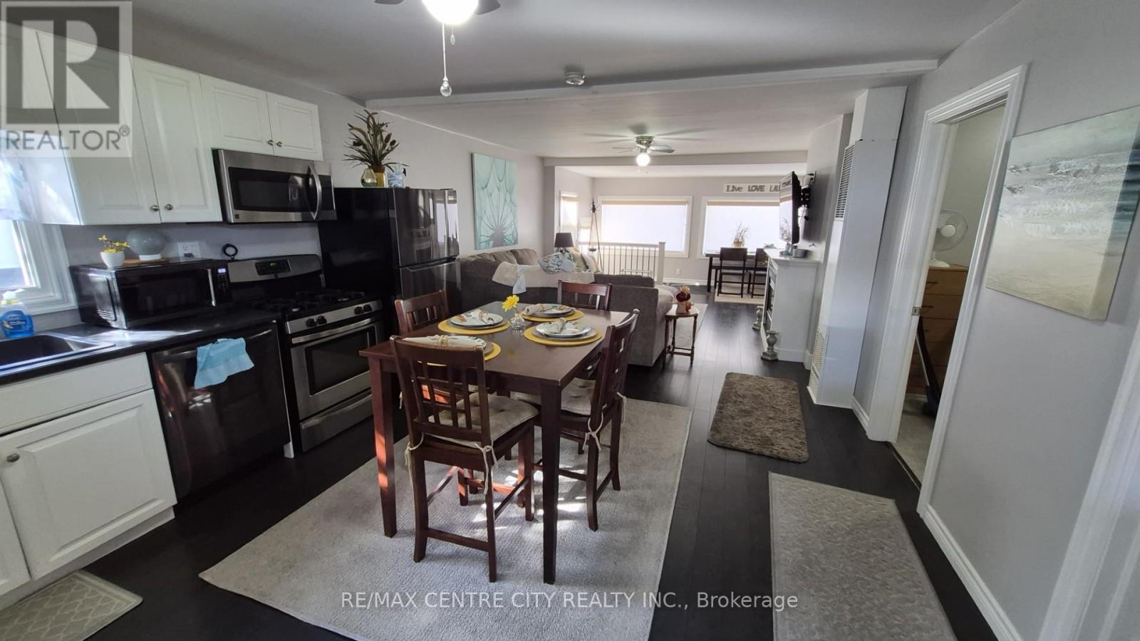 143 William Street, Central Elgin (Port Stanley), ON - Indoor