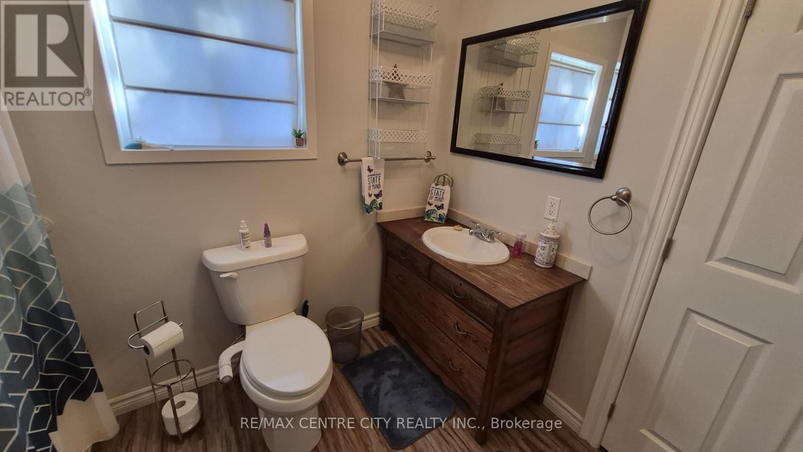 143 William Street, Central Elgin (Port Stanley), ON - Indoor Photo Showing Bathroom