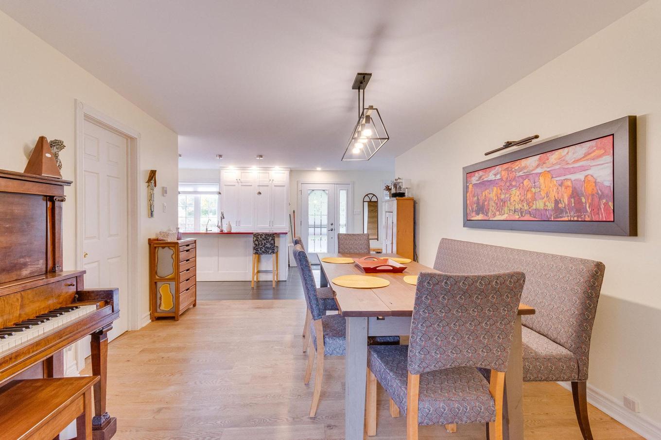 Vue d'ensemble - 1804 Ch. De La Grande-Presqu'Île, Plaisance, QC - Indoor Photo Showing Dining Room