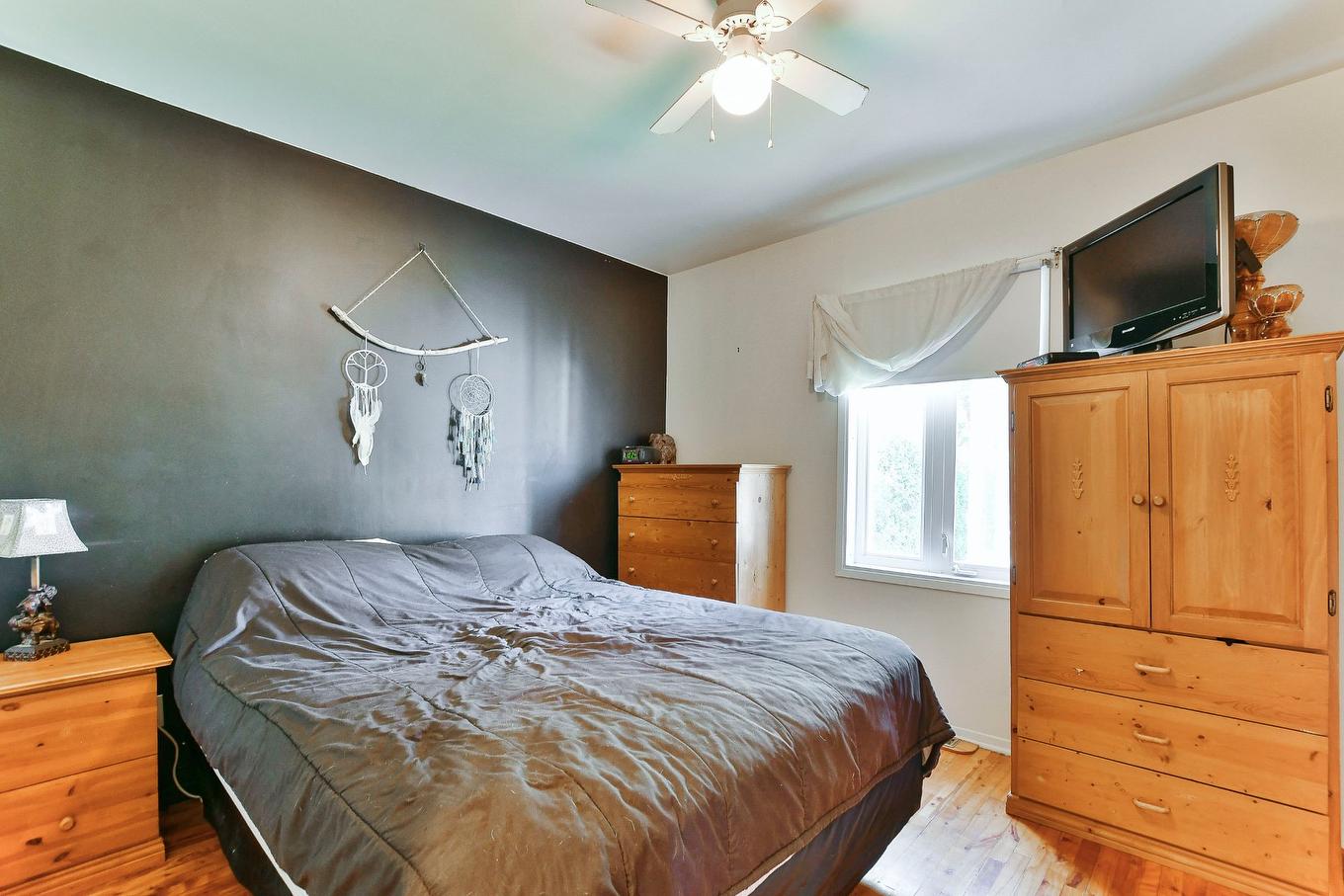 Primary bedroom - 84 Rue Onulphe-Peltier, L'Épiphanie, QC - Indoor Photo Showing Bedroom