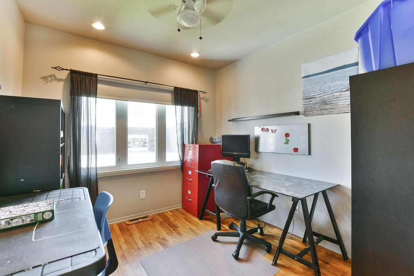 Bedroom - 84 Rue Onulphe-Peltier, L'Épiphanie, QC - Indoor Photo Showing Other Room
