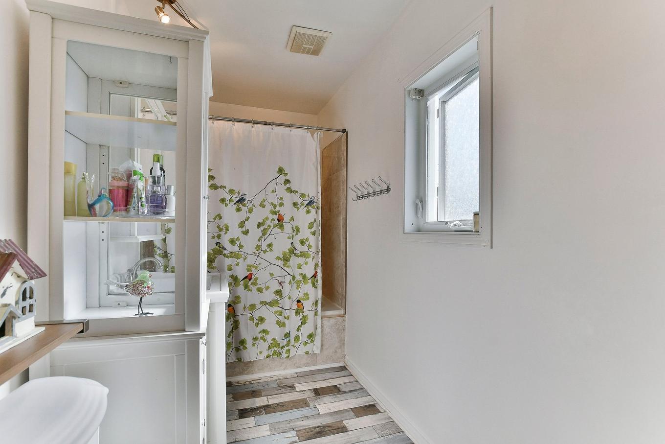 Bathroom - 84 Rue Onulphe-Peltier, L'Épiphanie, QC - Indoor