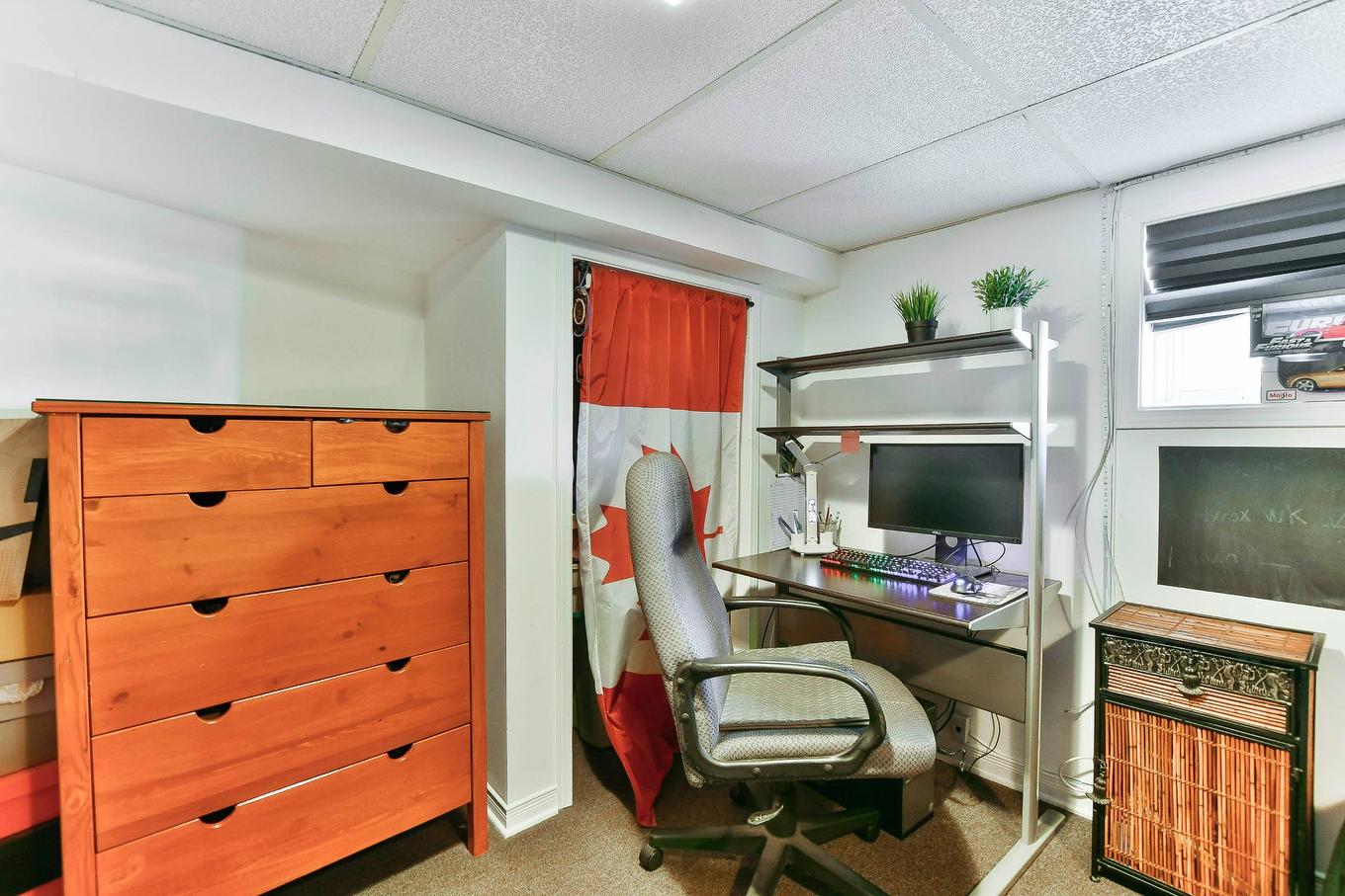 Bedroom - 84 Rue Onulphe-Peltier, L'Épiphanie, QC - Indoor Photo Showing Office