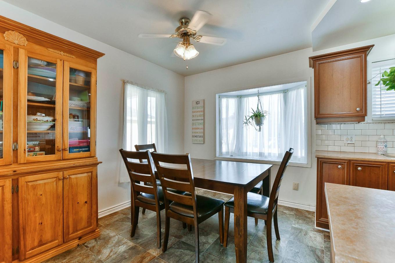 Dining room - 84 Rue Onulphe-Peltier, L'Épiphanie, QC - Indoor Photo Showing Dining Room