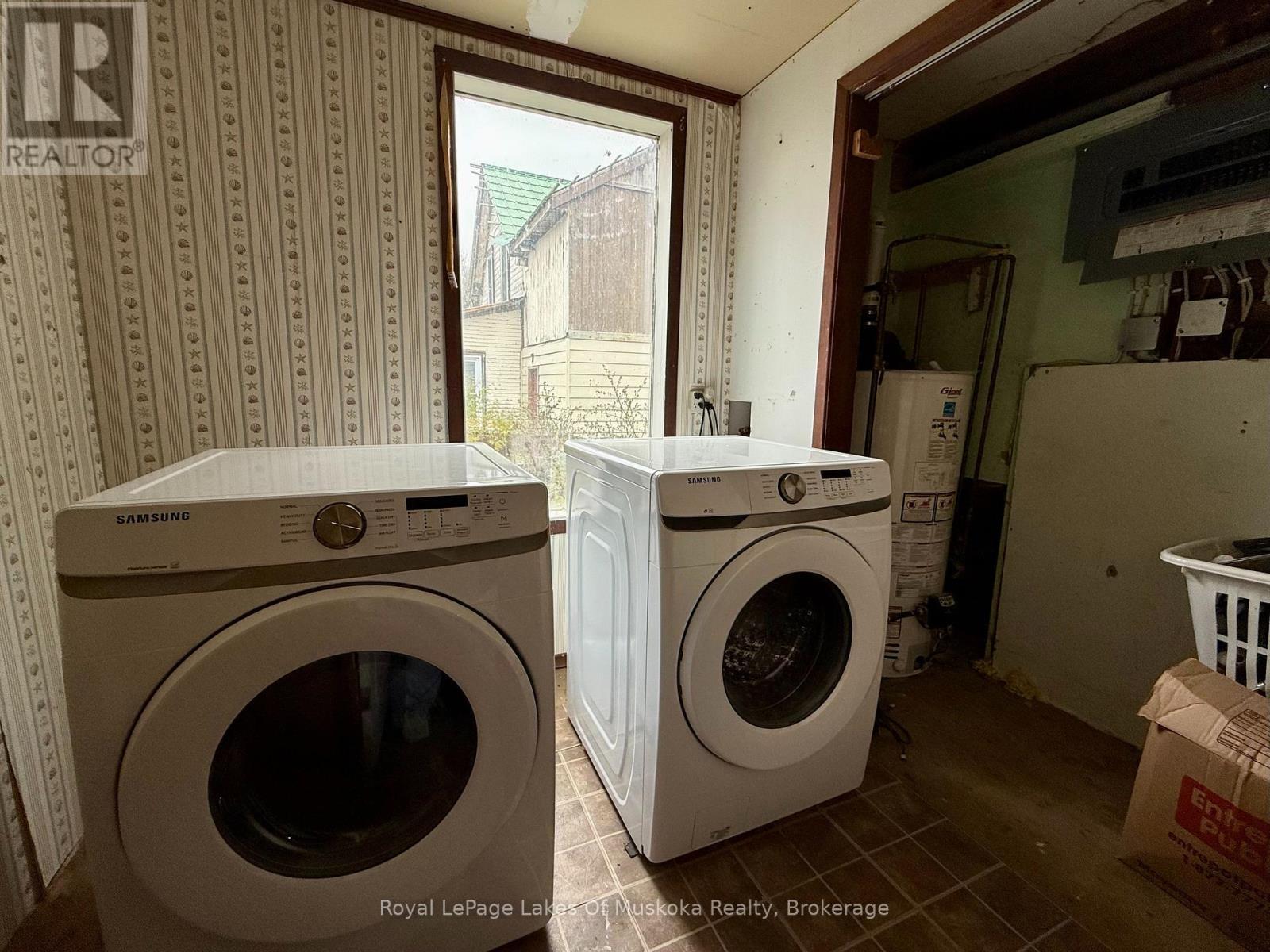 134 Main Street, Burk'S Falls, ON - Indoor Photo Showing Laundry Room