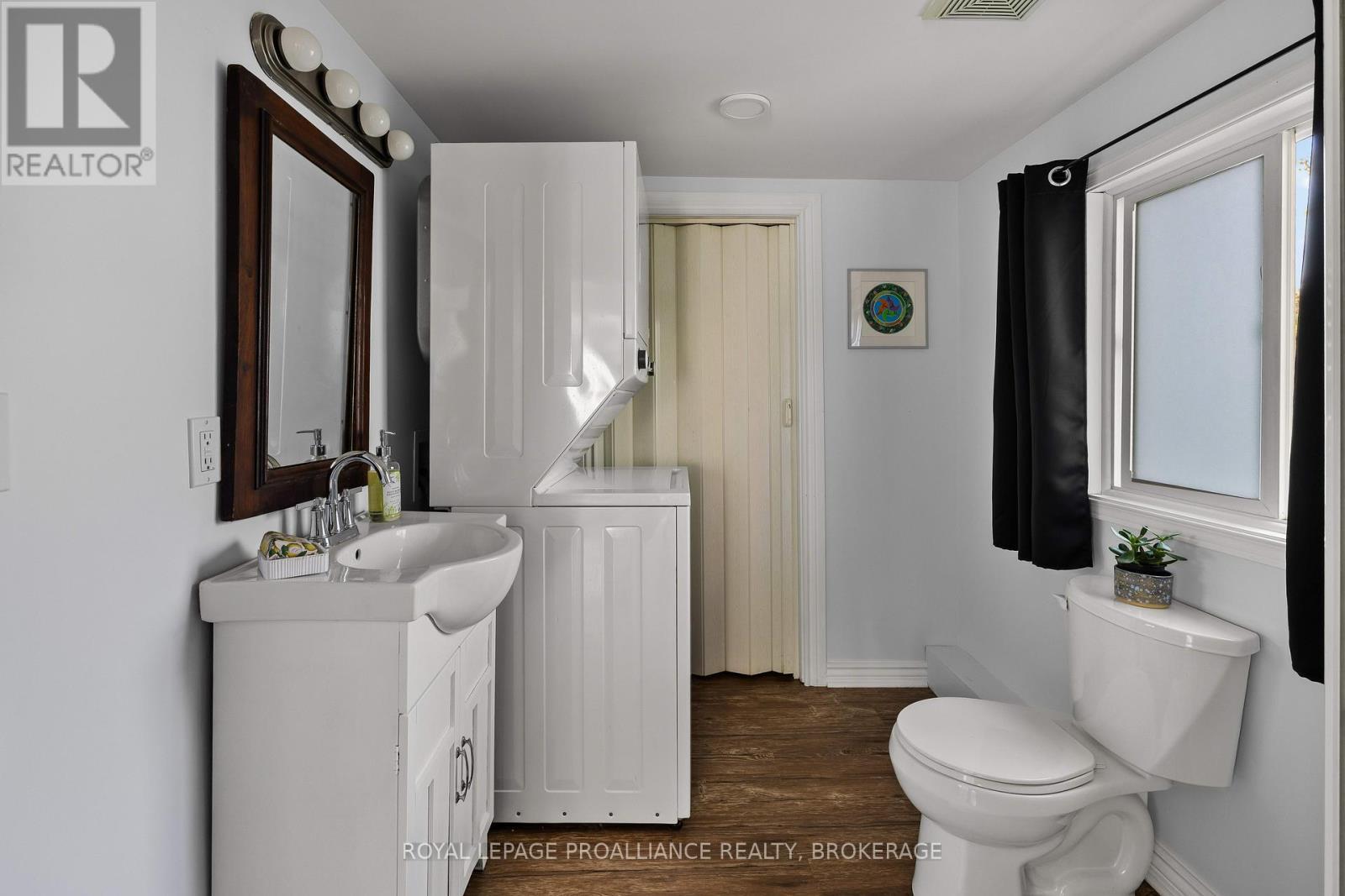 17 - 5569 Bath Road, Loyalist (Lennox And Addington - South), ON - Indoor