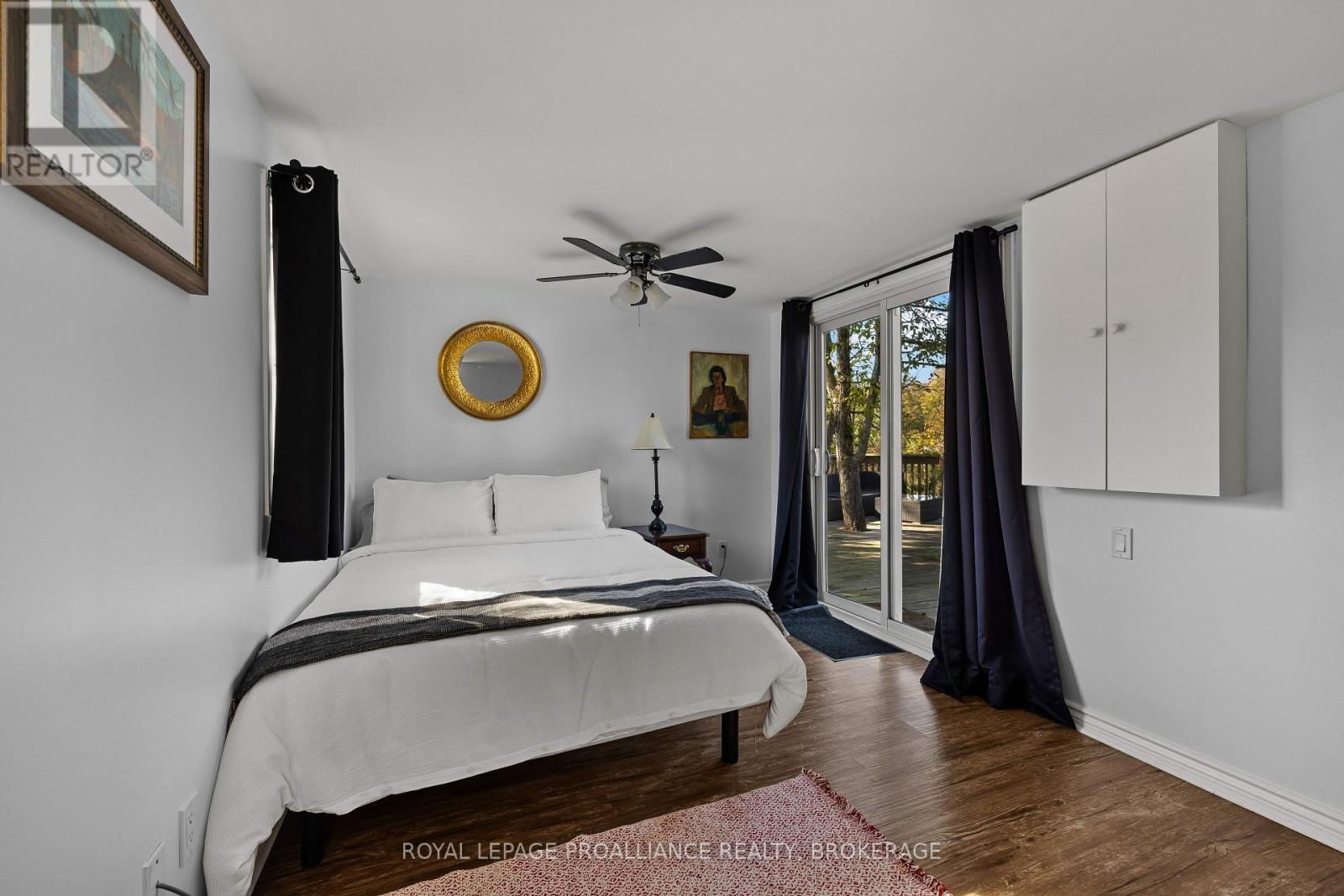 17 - 5569 Bath Road, Loyalist (Lennox And Addington - South), ON - Indoor Photo Showing Bedroom