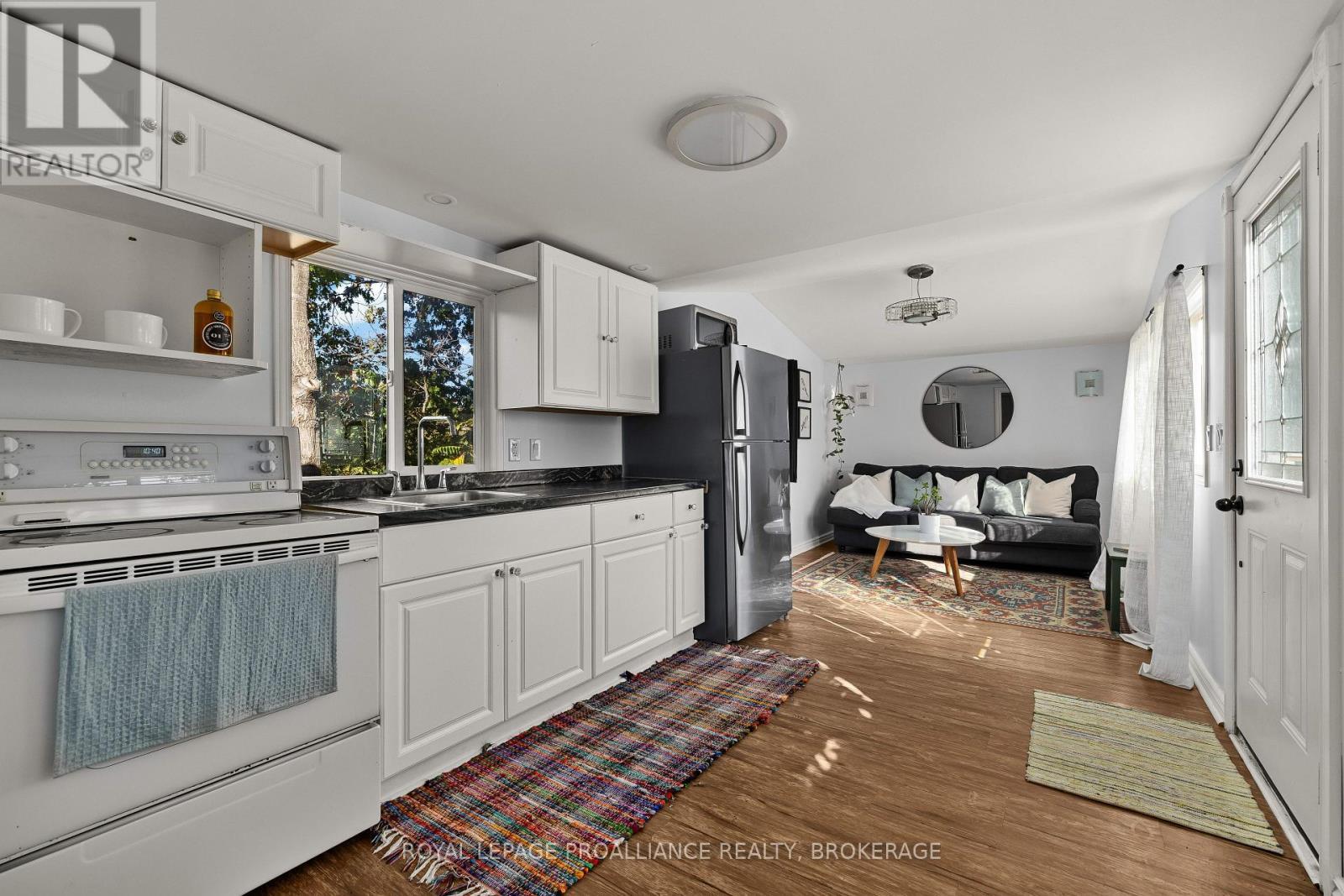 17 - 5569 Bath Road, Loyalist (Lennox And Addington - South), ON - Indoor Photo Showing Other Room