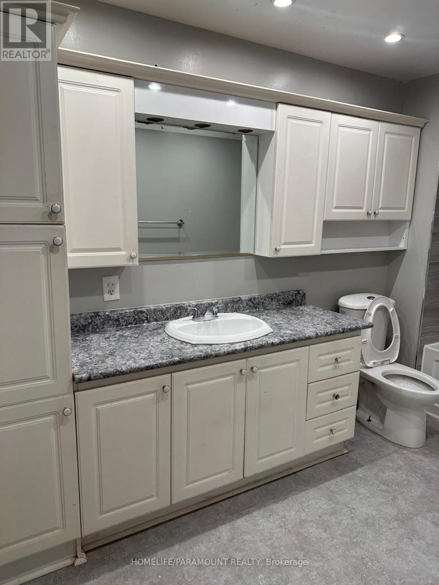 Front Unit - 151 Morton Way, Brampton, ON - Indoor Photo Showing Bathroom