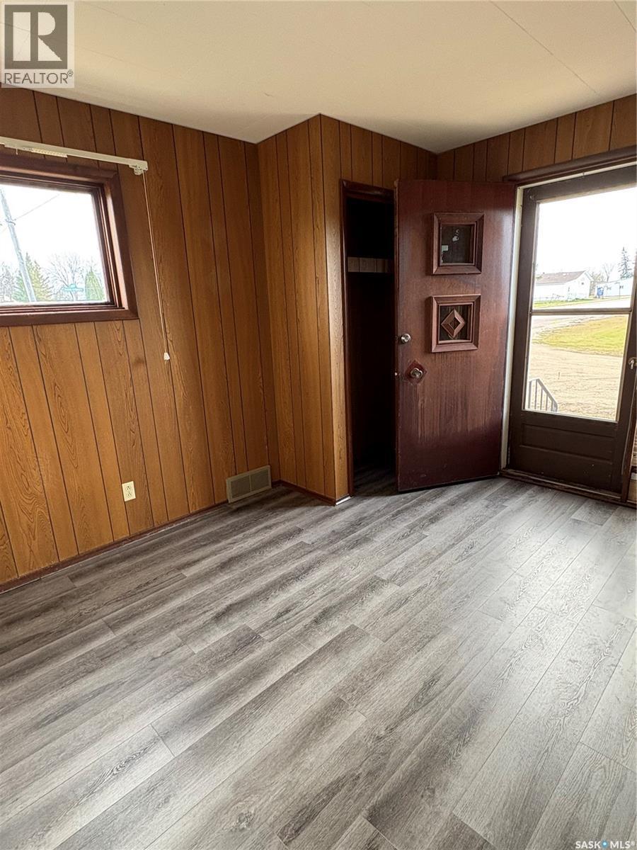 144 Main Street, Arran, SK - Indoor Photo Showing Other Room