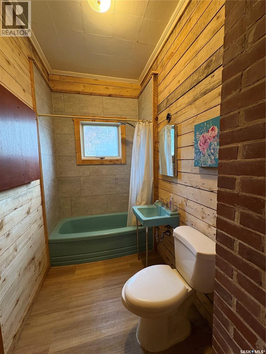 144 Main Street, Arran, SK - Indoor Photo Showing Bathroom