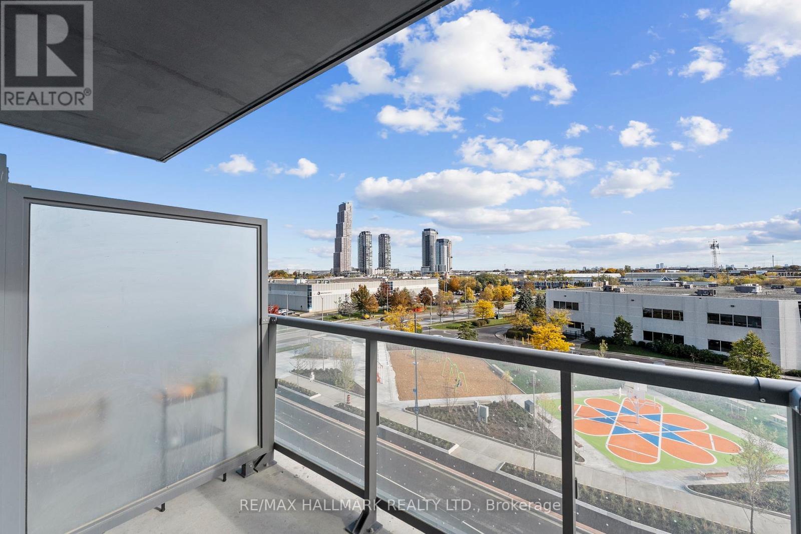 511 - 60 Honeycrisp Crescent, Vaughan, ON - Outdoor With Balcony With View