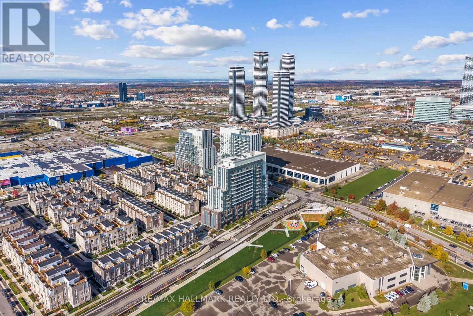 511 - 60 Honeycrisp Crescent, Vaughan, ON - Outdoor With View