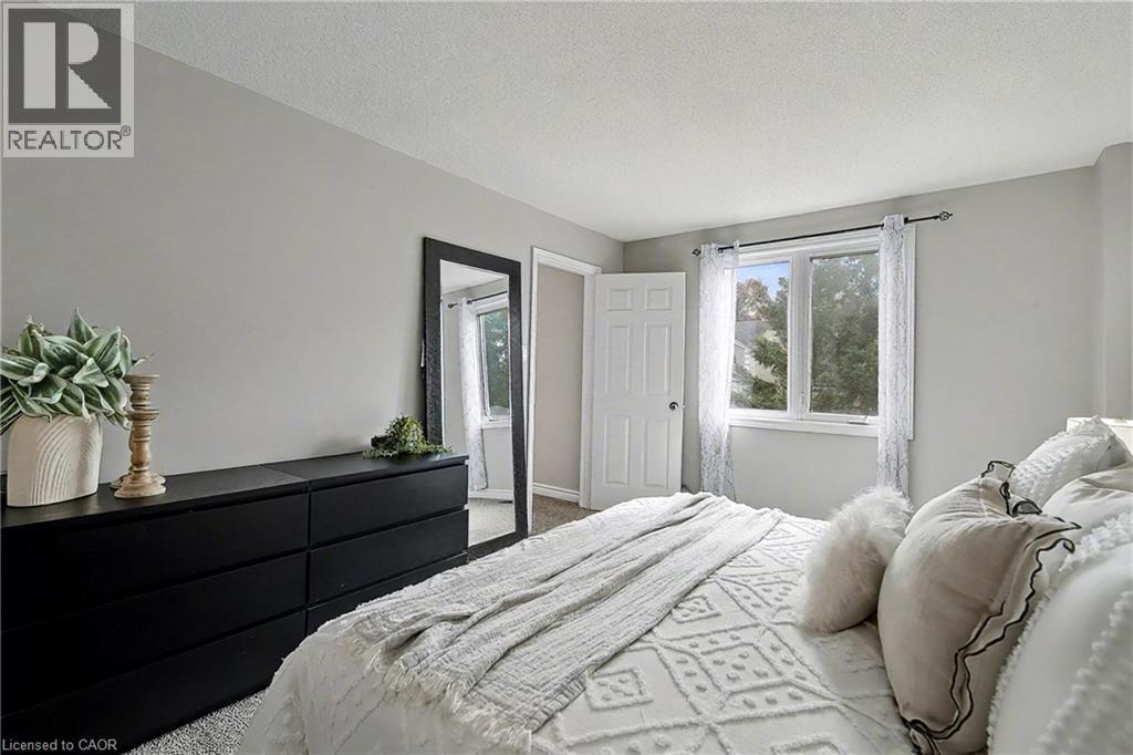 147 General Drive, Kitchener, ON - Indoor Photo Showing Bedroom