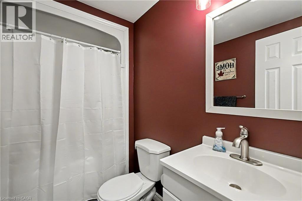 147 General Drive, Kitchener, ON - Indoor Photo Showing Bathroom