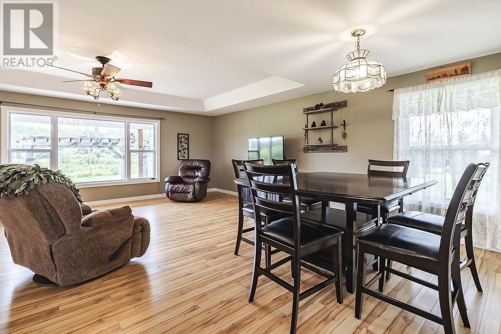 234 Echo Lake Rd, Echo Bay, ON - Indoor Photo Showing Dining Room
