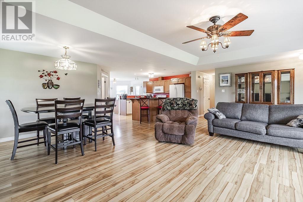 234 Echo Lake Rd, Echo Bay, ON - Indoor Photo Showing Living Room