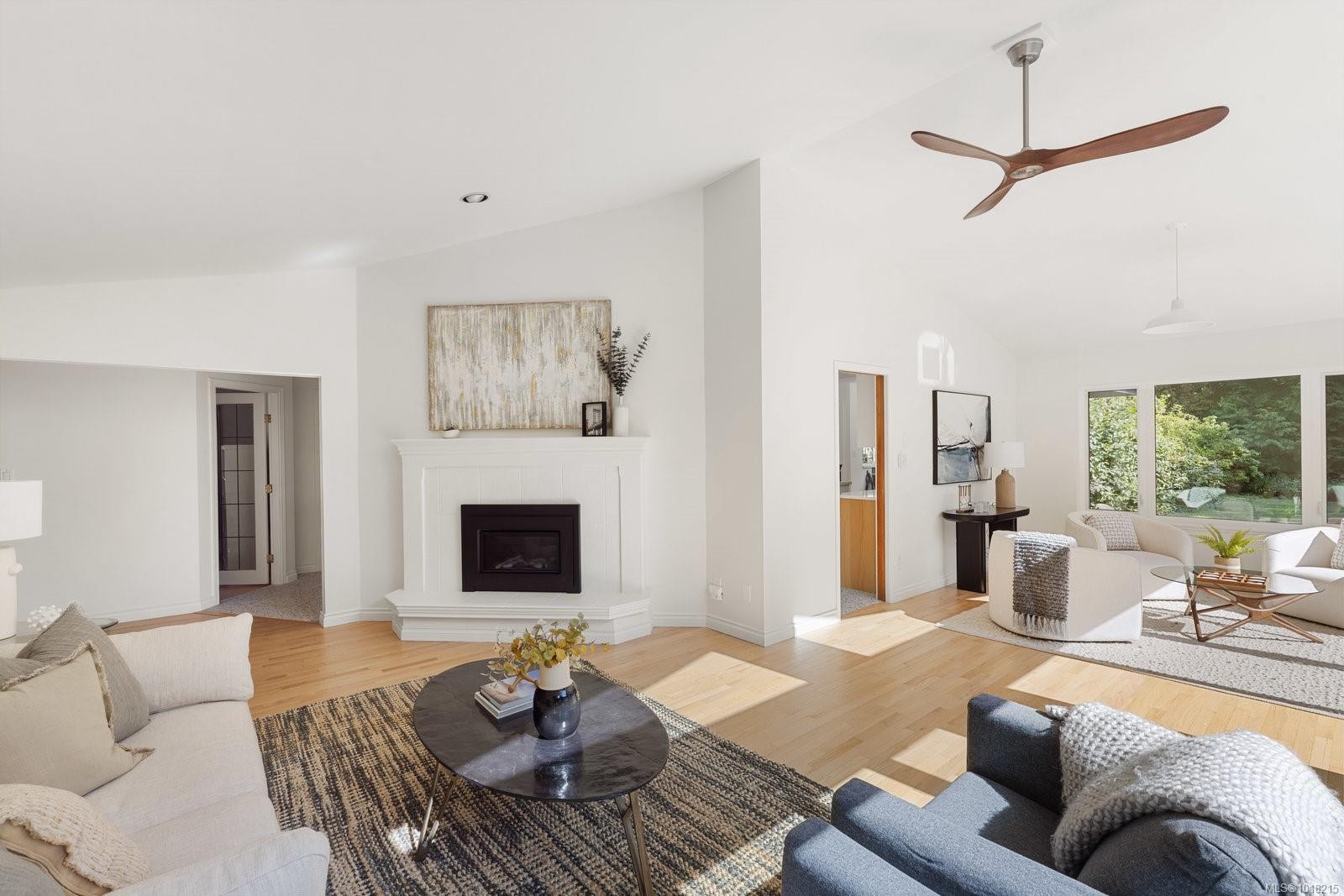 2693 Macdonald Dr East, Saanich, BC