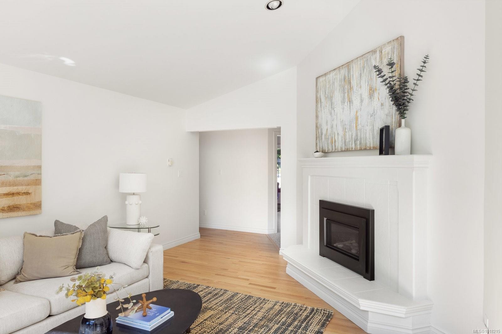 2693 Macdonald Dr East, Saanich, BC