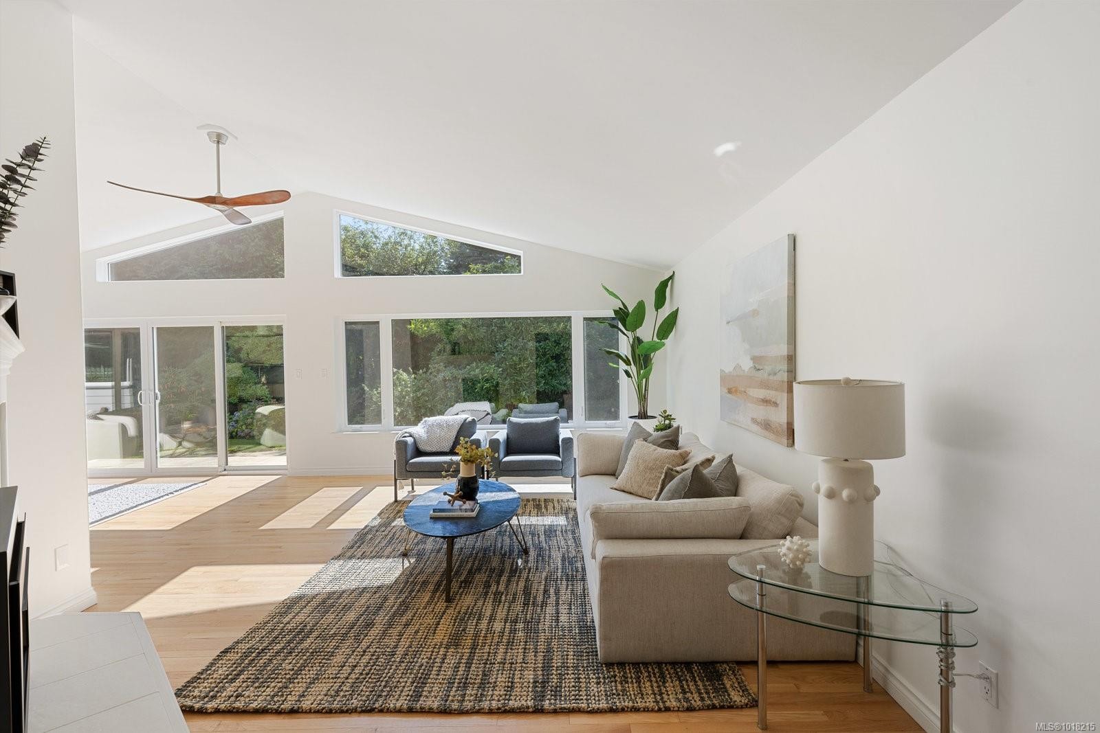 2693 Macdonald Dr East, Saanich, BC