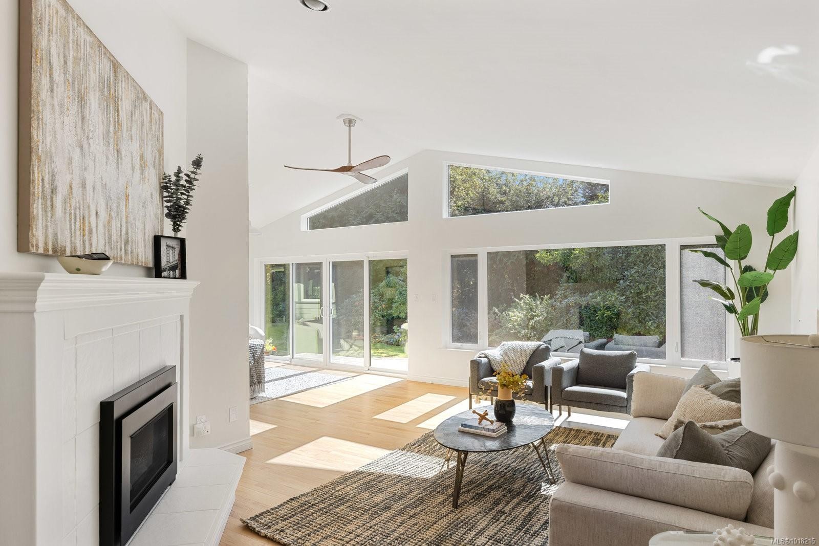 2693 Macdonald Dr East, Saanich, BC