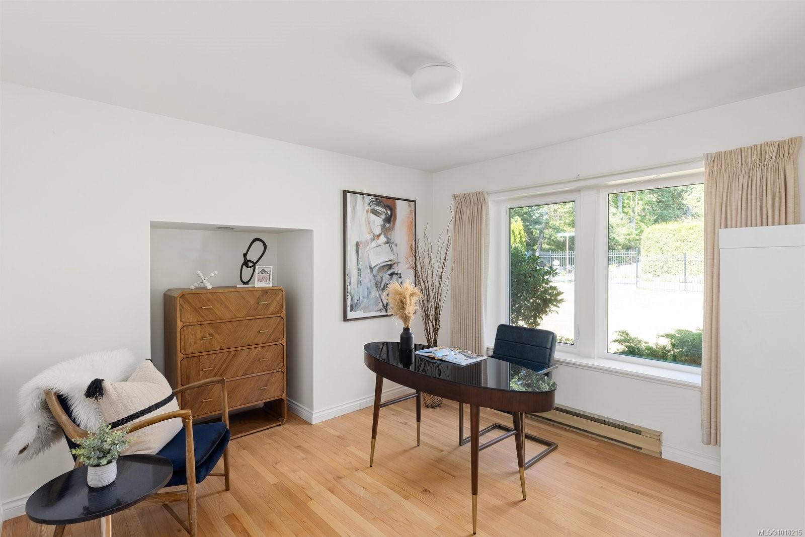 2693 Macdonald Dr East, Saanich, BC