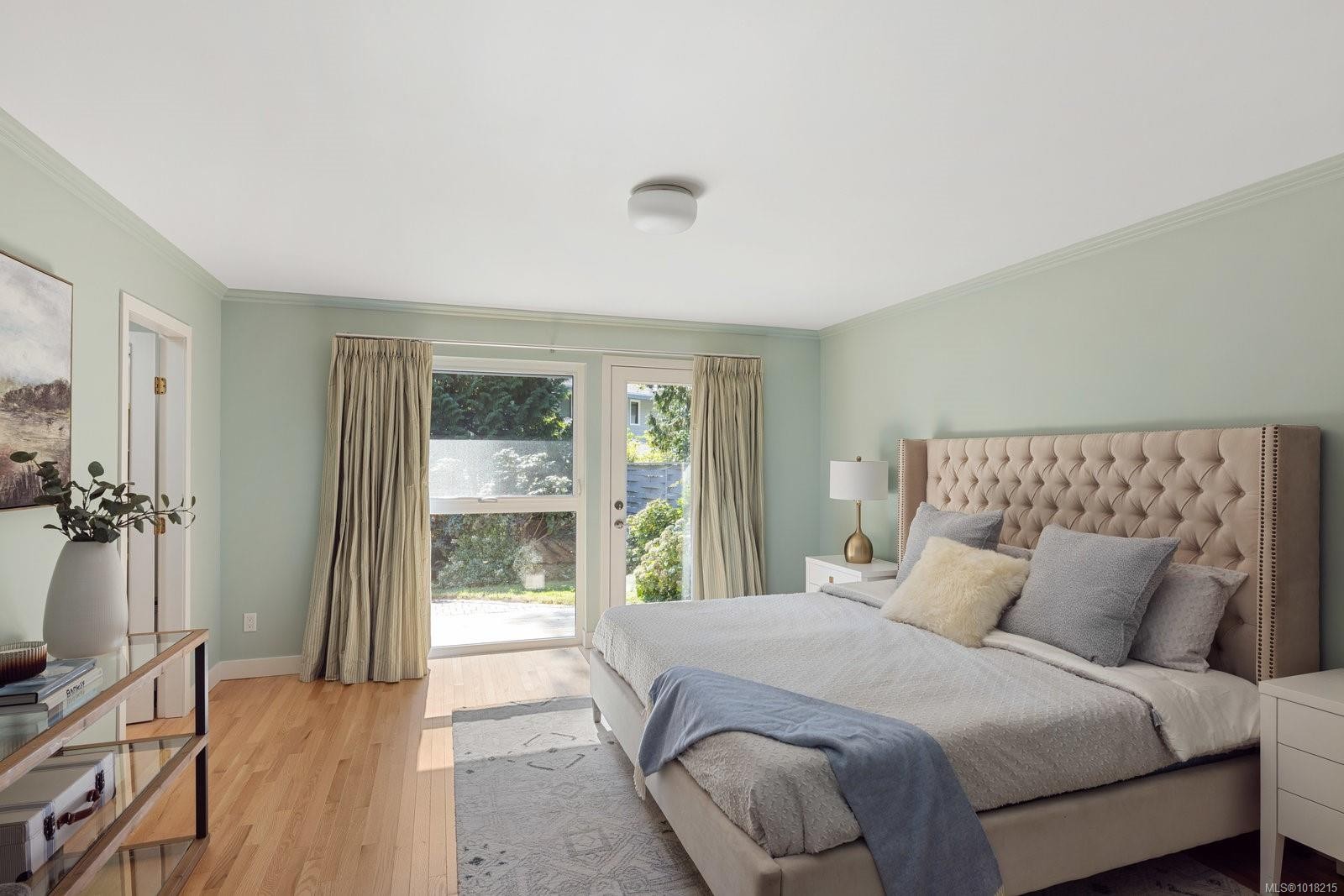 2693 Macdonald Dr East, Saanich, BC