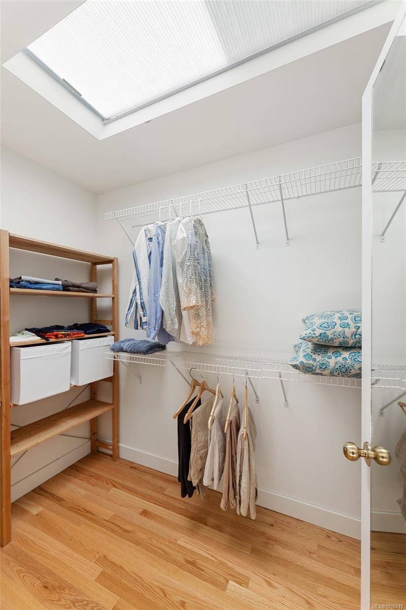 2693 Macdonald Dr East, Saanich, BC