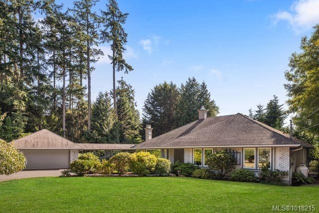 2693 Macdonald Dr East, Saanich, BC