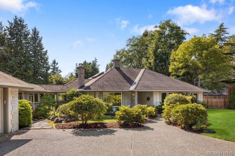 2693 Macdonald Dr East, Saanich, BC