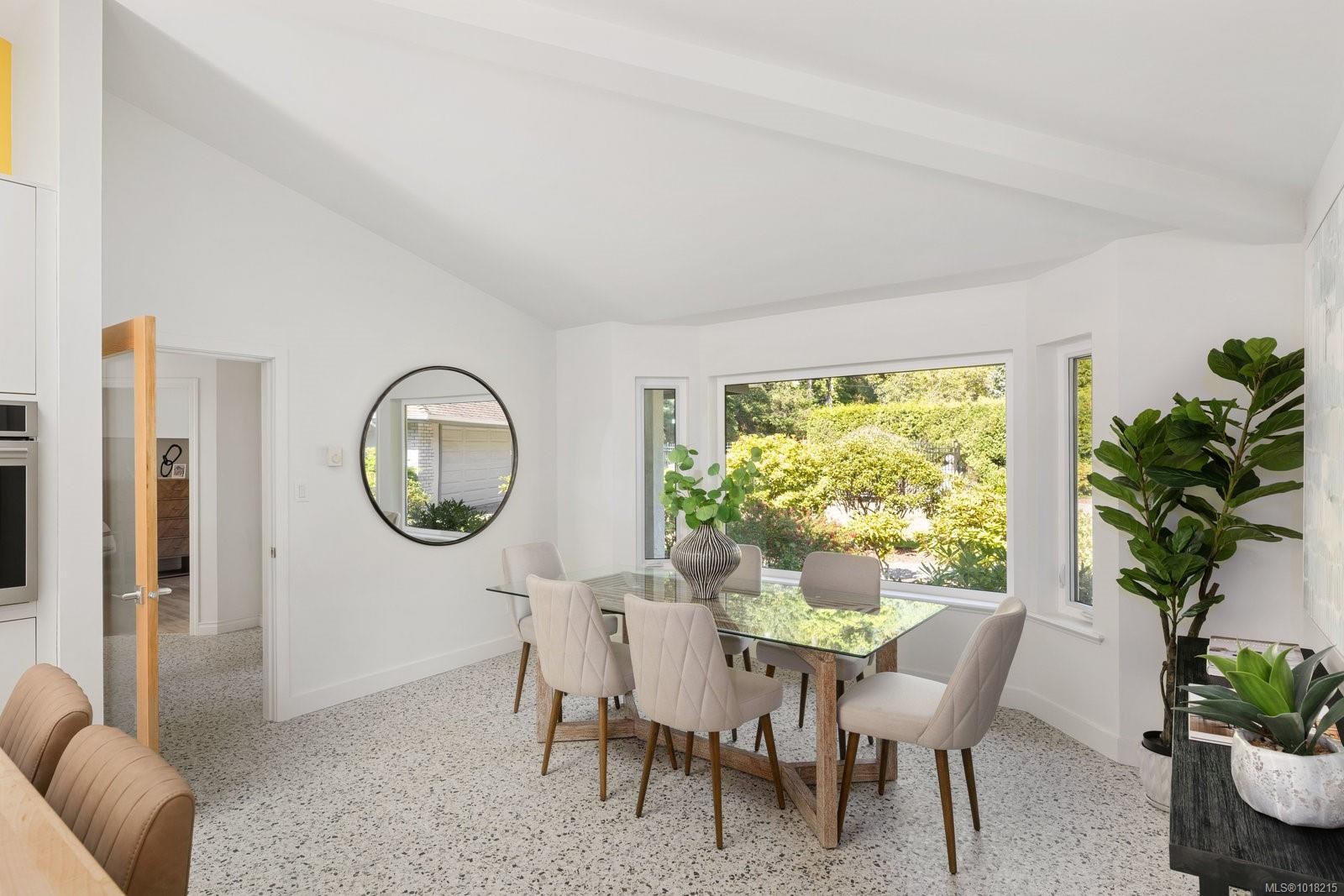 2693 Macdonald Dr East, Saanich, BC