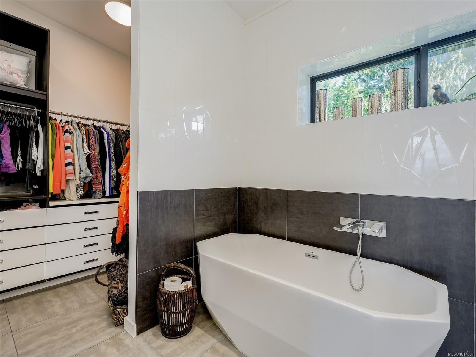 7551 Ocean Park Pl, Sooke, BC